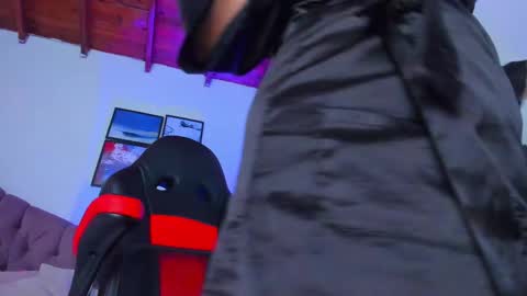 Queen online show from 03-03-25, 10:10