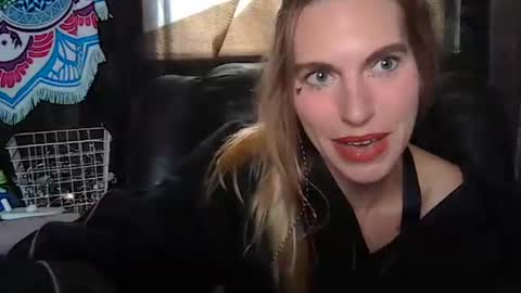 Queen Hazy online show from 11-04-25, 05:45