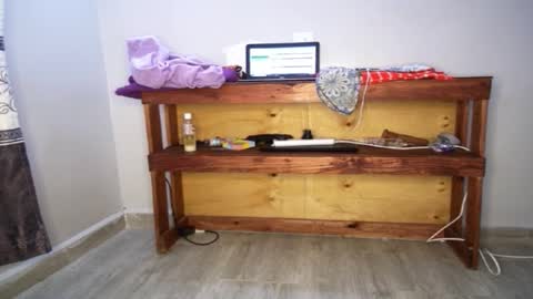 Nina online show from 09-30-25, 02:33