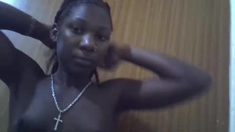 Snapshot of queenluiza199400 chatting on 04-13-26, 10:43 queenluiza199400 online show from 04-13-26, 10:43