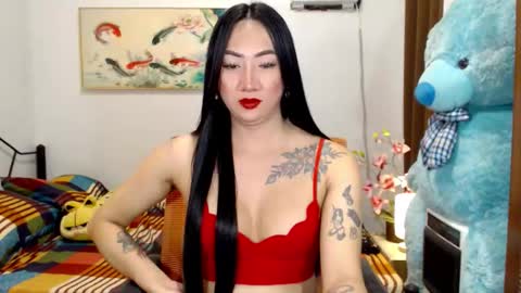 QUEEN online show from 12-01-25, 03:50