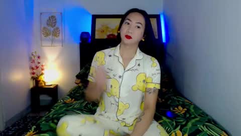 QUEEN online show from 01-11-26, 06:40