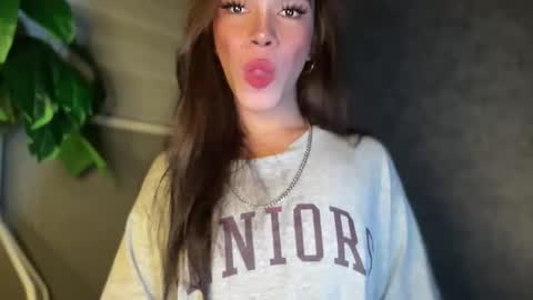 QUEEN online show from 11-29-25, 10:29