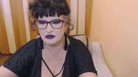 Snapshot of queenofsin chatting on 03-02-25, 02:21 queenofsin online show from 03-02-25, 02:21