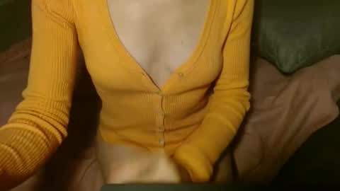 queenoftenderness online show from 11-24-25, 05:45