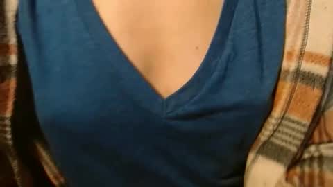Snapshot of queenoftenderness chatting on 05-03-26, 03:18 queenoftenderness online show from 05-03-26, 03:18