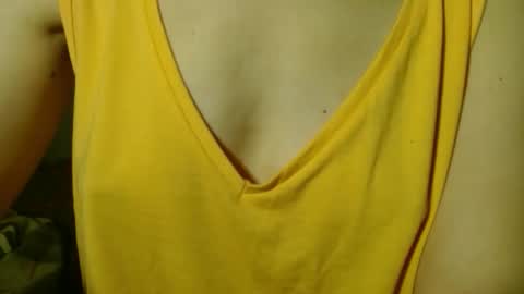 Snapshot of queenoftenderness chatting on 05-16-26, 07:34 queenoftenderness online show from 05-16-26, 07:34