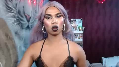 queenpinayebony_xx online show from 04-06-26, 01:34