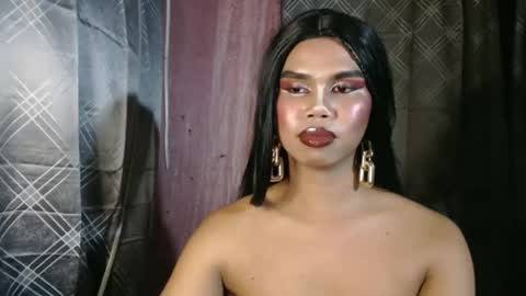 queenpinayebony_xx online show from 05-14-26, 02:02