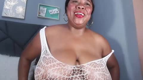 Snapshot of queenrachelbrown chatting on 05-14-26, 01:34 queenrachelbrown online show from 05-14-26, 01:34