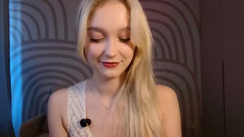 Snapshot of queenserenaaa chatting on 06-06-26, 11:26 Serena XoXo online show from 06-06-26, 11:26