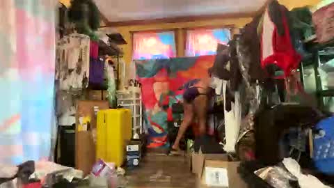 Snapshot of queensquirtntwerk chatting on 03-07-26, 08:28 Queen Hilarity online show from 03-07-26, 08:28