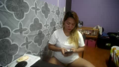 Snapshot of quelly40 chatting on 09-18-25, 05:04 quelly40 online show from 09-18-25, 05:04