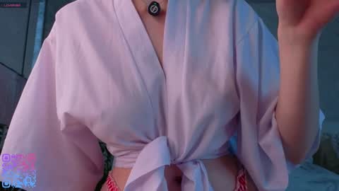 Snapshot of quennacindy chatting on 11-17-25, 02:39 Teri My favorite vibes 77 101 222 666 online show from 11-17-25, 02:39