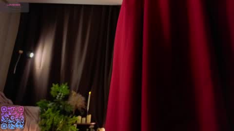 Snapshot of quennacindy chatting on 12-16-25, 02:16 Teri My favorite vibes 77 101 222 666 online show from 12-16-25, 02:16