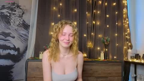 Snapshot of quennacindy chatting on 12-23-25, 03:15 Teri My favorite vibes 77 101 222 666 online show from 12-23-25, 03:15