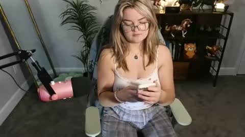 Bri online show from 11-16-25, 02:17