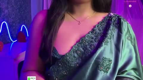 Snapshot of quest_queen chatting on 04-30-26, 06:25 zaara online show from 04-30-26, 06:25