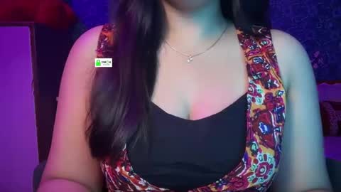 Snapshot of quest_queen chatting on 05-08-26, 08:36 zaara online show from 05-08-26, 08:36