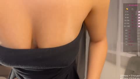 Snapshot of quintessencel chatting on 01-19-25, 02:06 Next stream December 1 FANSLY Loxrye online show from 01-19-25, 02:06