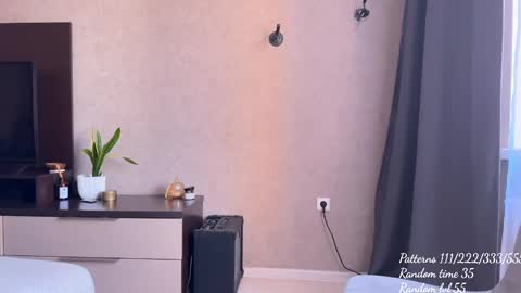 Snapshot of quintessencel chatting on 01-20-25, 11:24 Next stream December 1 FANSLY Loxrye online show from 01-20-25, 11:24