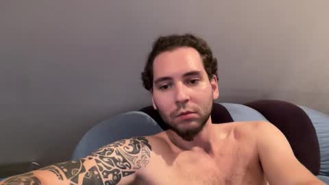 Snapshot of quriff chatting on 10-19-25, 02:18 quriff online show from 10-19-25, 02:18