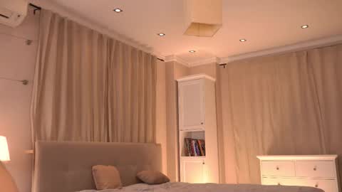 kiri online show from 11-14-25, 04:38