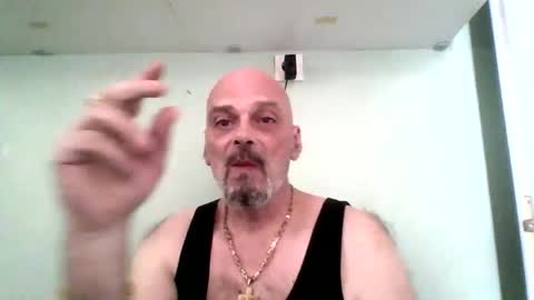 qwertyuiop22348015 online show from 05-13-26, 12:35