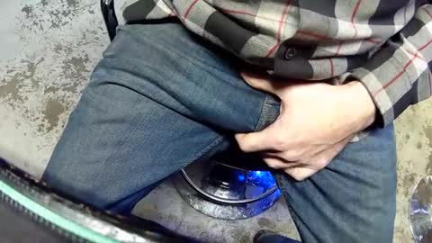 Snapshot of r27822204 chatting on 11-15-25, 05:09 r2424 online show from 11-15-25, 05:09