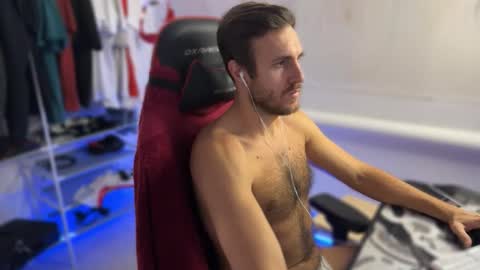 Snapshot of raamos chatting on 10-14-25, 05:36 Nikita online show from 10-14-25, 05:36