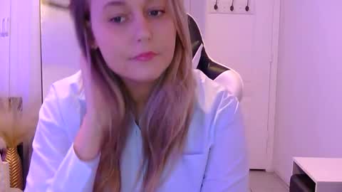 rachaelrose30 online show from 12-19-25, 10:28