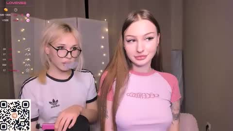 Snapshot of rachel___mur chatting on 11-25-25, 06:30 rachel___mur online show from 11-25-25, 06:30