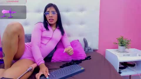 Snapshot of rachel_donnelly chatting on 09-09-25, 04:45 Rachel Donnelly online show from 09-09-25, 04:45