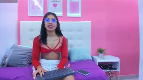 Snapshot of rachel_donnelly chatting on 09-17-25, 04:25 Rachel Donnelly online show from 09-17-25, 04:25