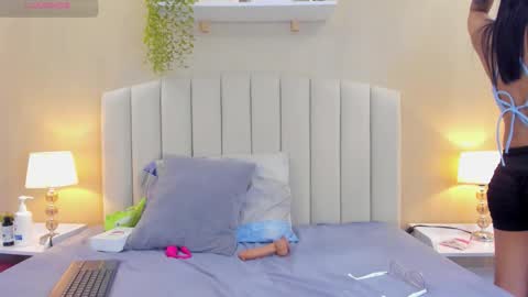 Rachel Donnelly online show from 03-10-26, 02:16