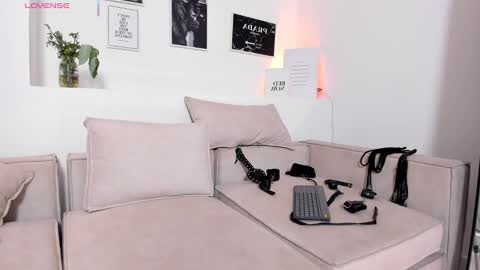 Snapshot of rachel_es chatting on 09-12-25, 05:29 RACHEL ES online show from 09-12-25, 05:29