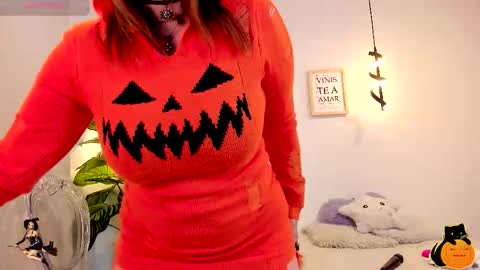 Snapshot of rachel_lang chatting on 10-30-25, 01:01 Rachel Lang online show from 10-30-25, 01:01