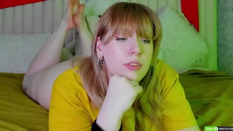 Snapshot of rachelcart chatting on 05-18-26, 04:07 RachelCart online show from 05-18-26, 04:07