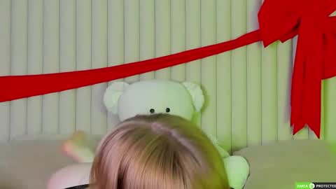 Snapshot of rachelcart chatting on 05-19-26, 03:13 RachelCart online show from 05-19-26, 03:13