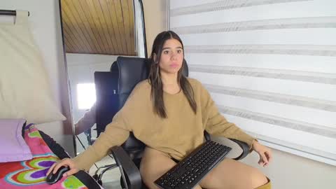 Rachell online show from 02-05-25, 06:35