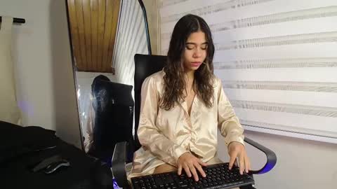 Rachell online show from 02-14-25, 03:43
