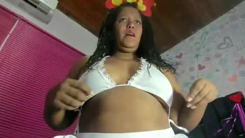 Snapshot of rachell_hot6 chatting on 02-14-26, 05:53 rachell_hot6 online show from 02-14-26, 05:53