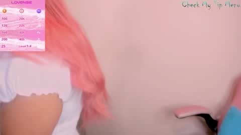 Snapshot of rachellward chatting on 10-26-25, 10:43 REY online show from 10-26-25, 10:43