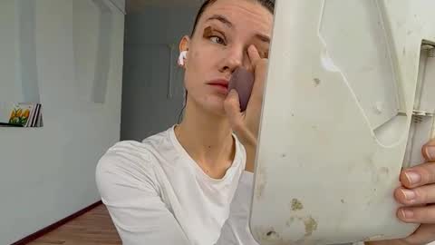 Snapshot of rachelpoisso chatting on 10-19-25, 10:49 Rachel online show from 10-19-25, 10:49