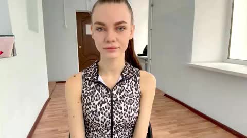 Snapshot of rachelpoisso chatting on 10-22-25, 08:14 Rachel online show from 10-22-25, 08:14