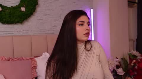 RachelSwaan online show from 09-21-25, 05:20