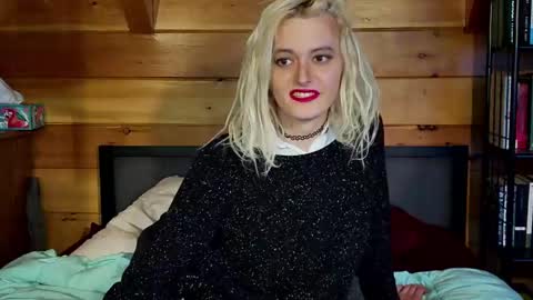 Snapshot of rachelxprice chatting on 03-11-25, 07:47 Rachel Price online show from 03-11-25, 07:47
