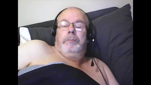 Snapshot of rader50 chatting on 11-17-25, 06:52 rader50 online show from 11-17-25, 06:52