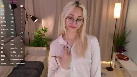 Karina online show from 10-27-25, 09:08