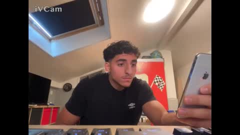 Snapshot of raes69 chatting on 12-02-25, 09:47 raes online show from 12-02-25, 09:47